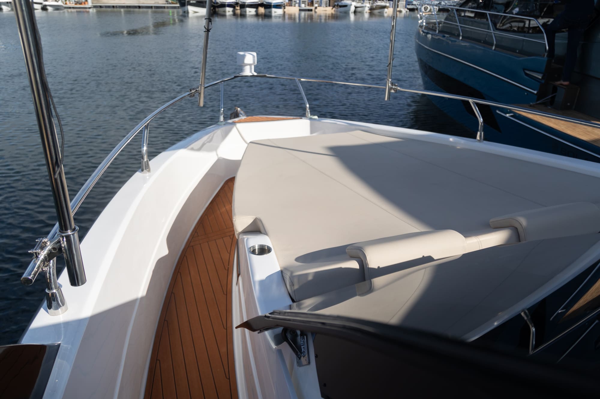 Solara 380 Bowrider: ambientes focados no day use 